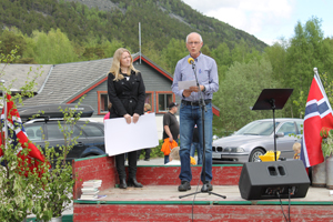Utdeling av premiar ved Torgeir og Kristin